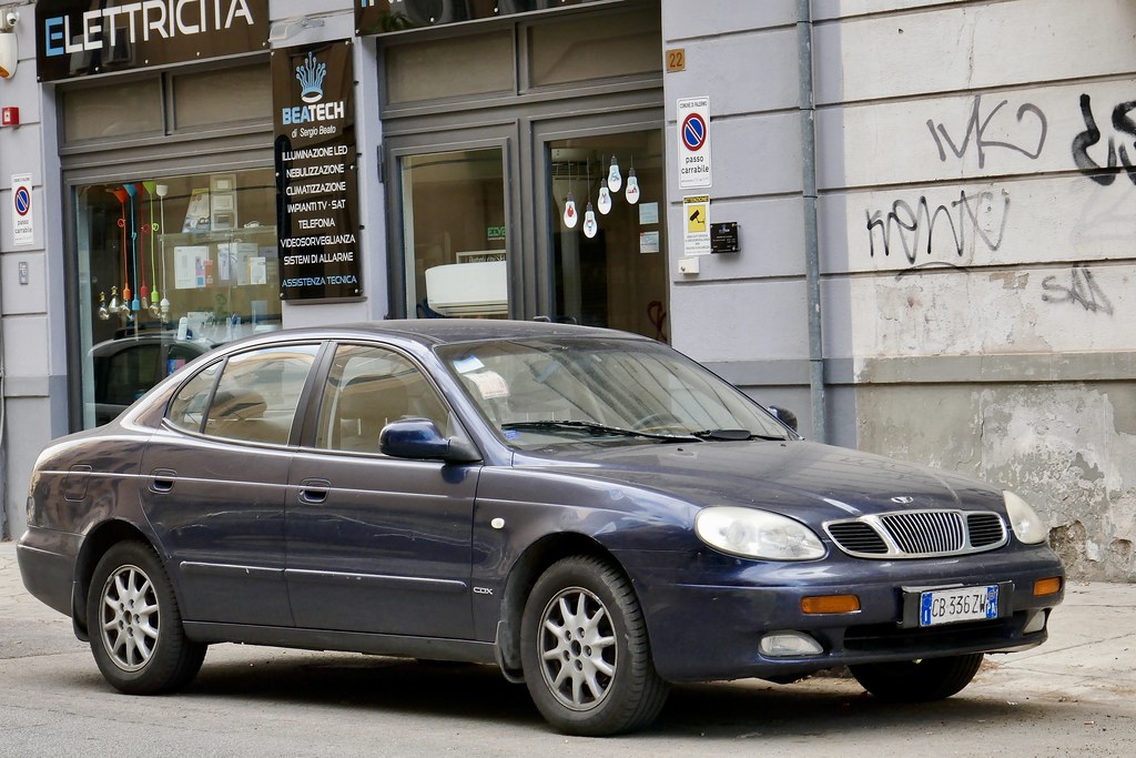 2002 Daewoo Leganza. | A very odd sight these days, although… | Flickr
