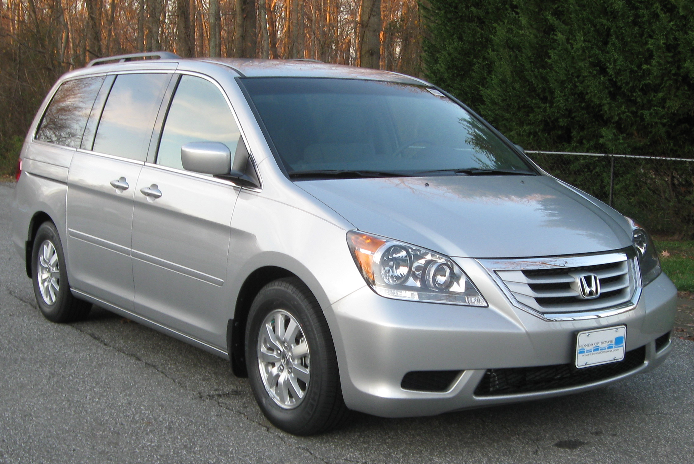 File:2010 Honda Odyssey EX -- 12-03-2009.jpg - Wikimedia Commons