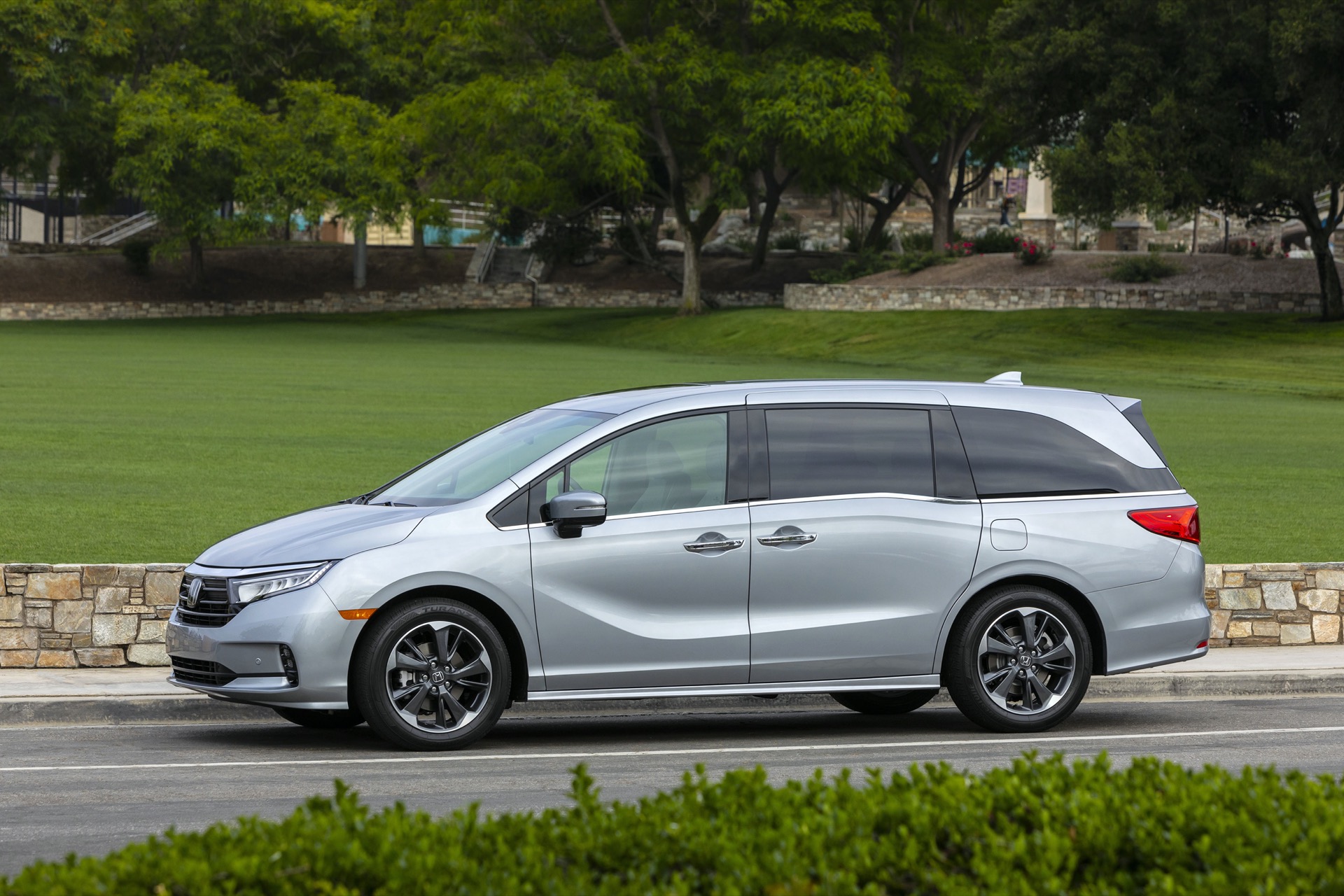 2022 Honda Odyssey starts at $33,265, loses HondaVac