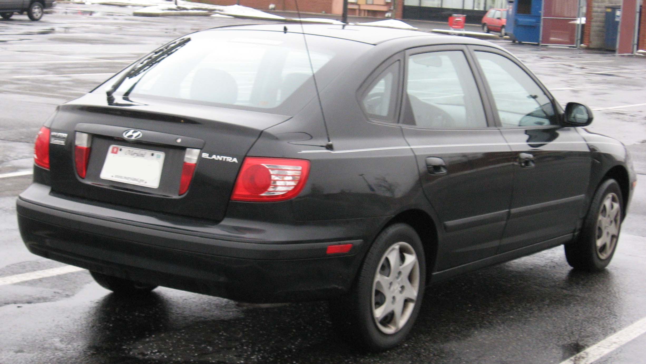 File:2002-2003 Hyundai Elantra hatchback.jpg - Wikimedia Commons