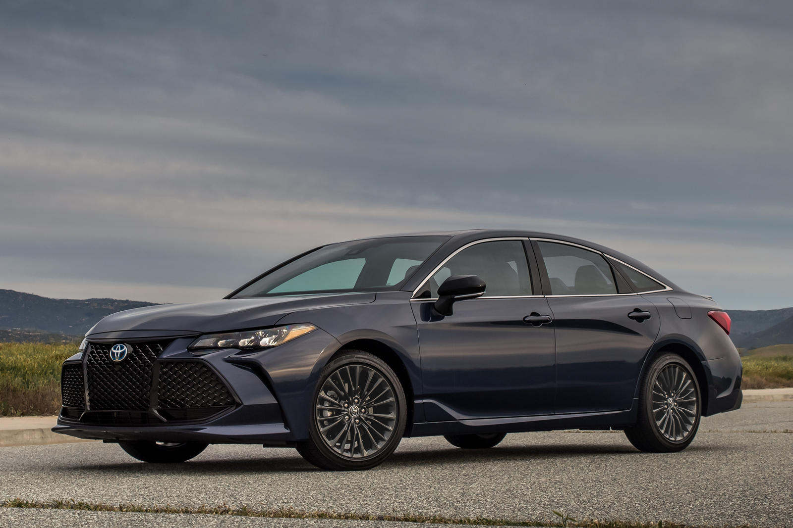 2022 Toyota Avalon Hybrid: Review, Trims, Specs, Price, New Interior  Features, Exterior Design, and Specifications | CarBuzz