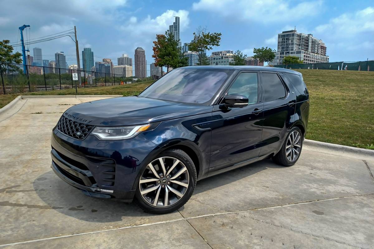 Is the 2021 Land Rover Discovery a Good SUV? 5 Pros and 4 Cons | Cars.com
