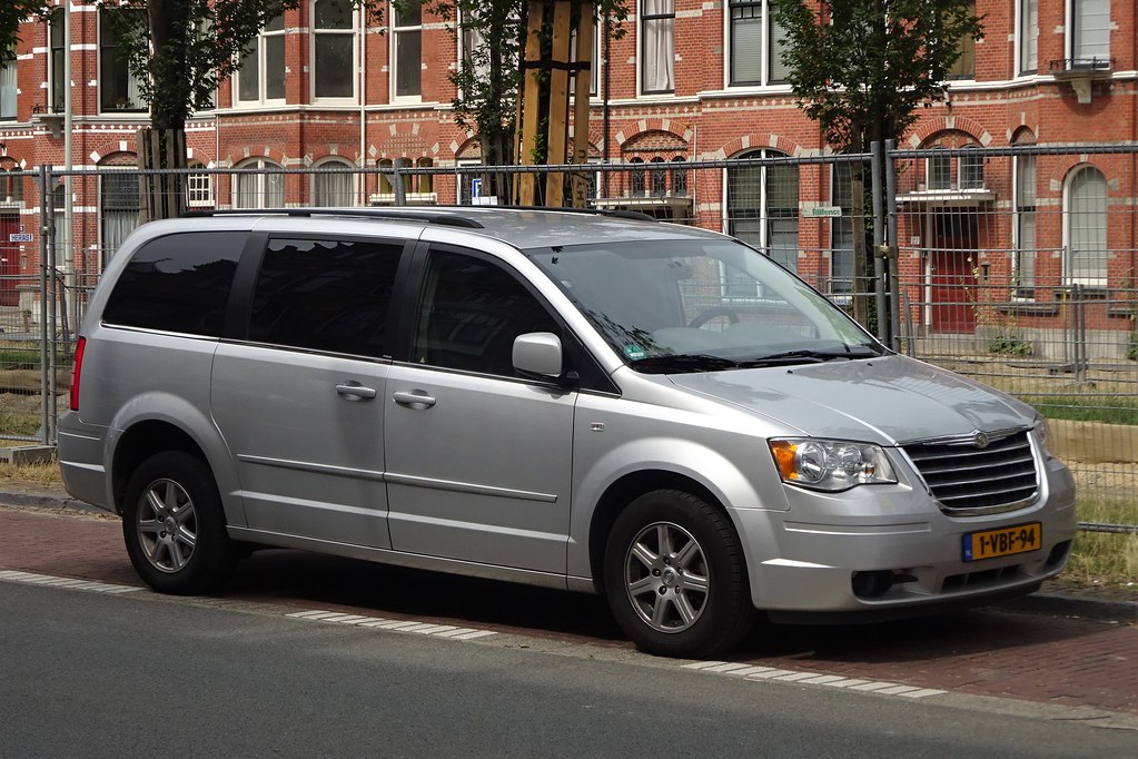 2009 Chrysler Grand Voyager Van | Chrysler "invented" the mi… | Flickr