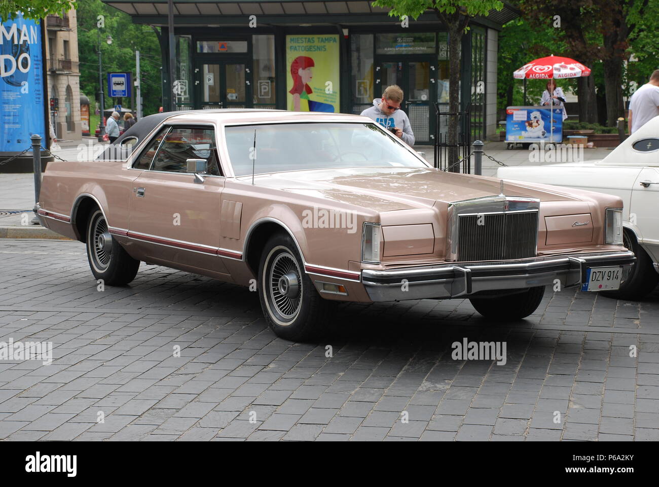 Ford lincoln hi-res stock photography and images - Alamy
