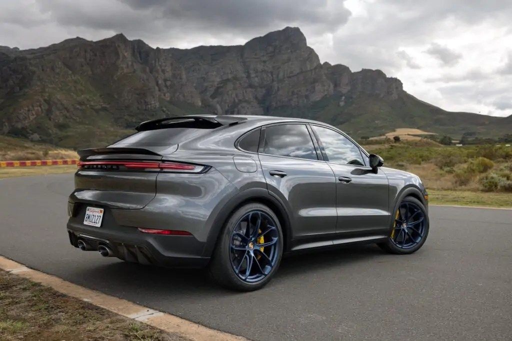 New Porsche Cayenne 2023: Release and Prices