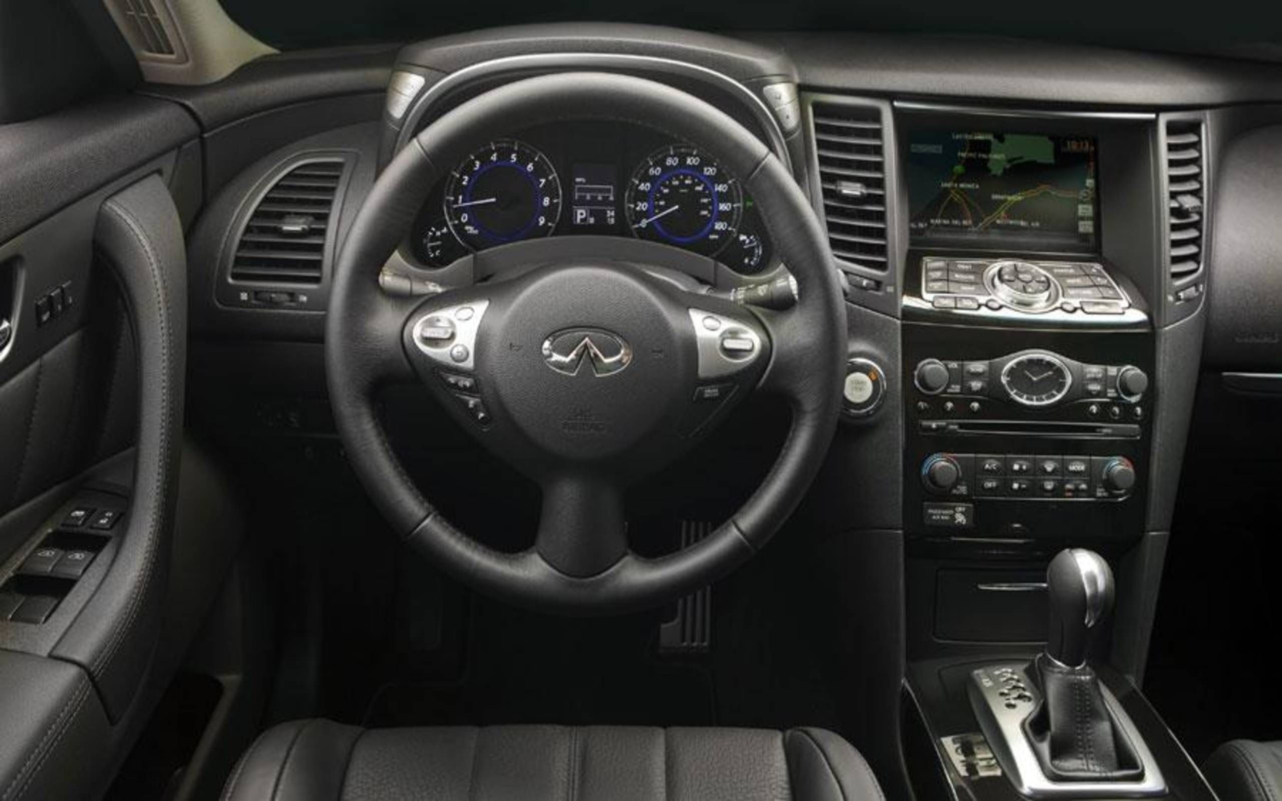 2012 Infiniti FX50 review notes: Oddball looks backed by plenty of power
