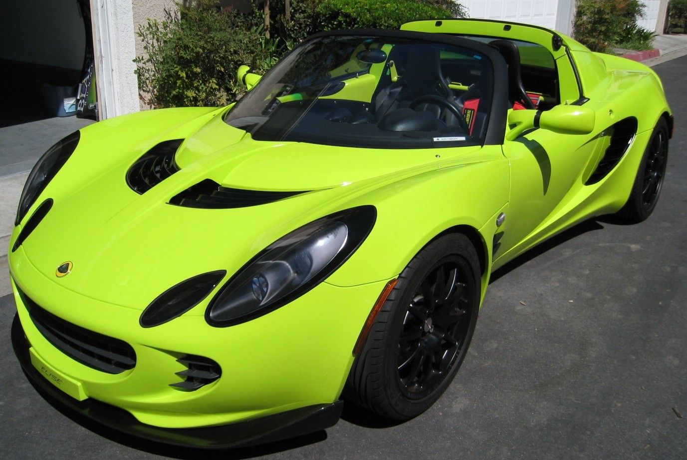 2011 Lotus Elise - Lime Green the only car that could look luxurious in  lime green | Lotus car, Lotus elise, Sexy cars