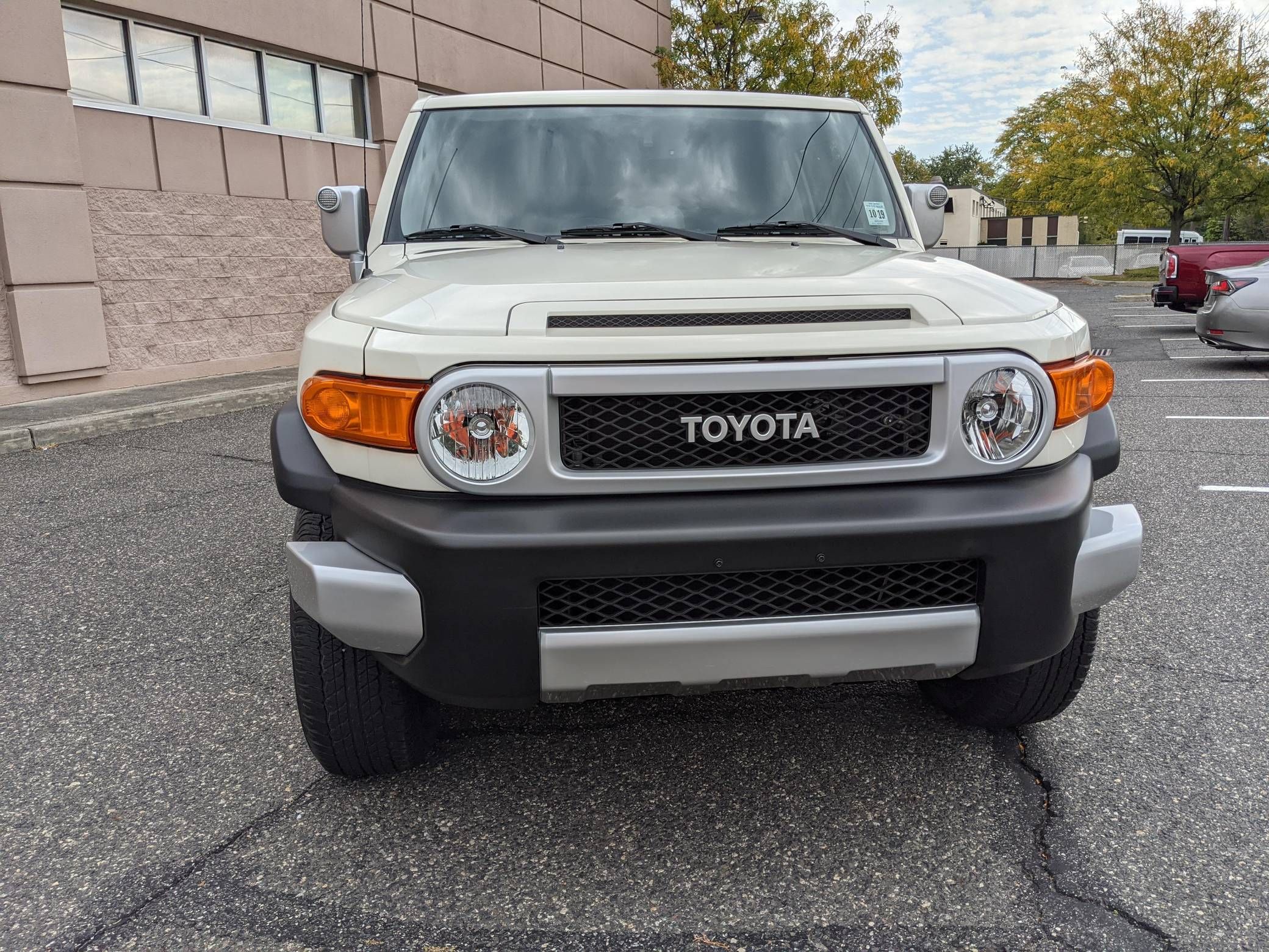 Here's the Mint 400-Mile 'Used' Toyota FJ Cruiser You've Dreamed Of