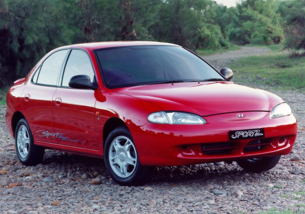 Hyundai Elantra sedan (1995-1998, RD/J2, second generation) photos
