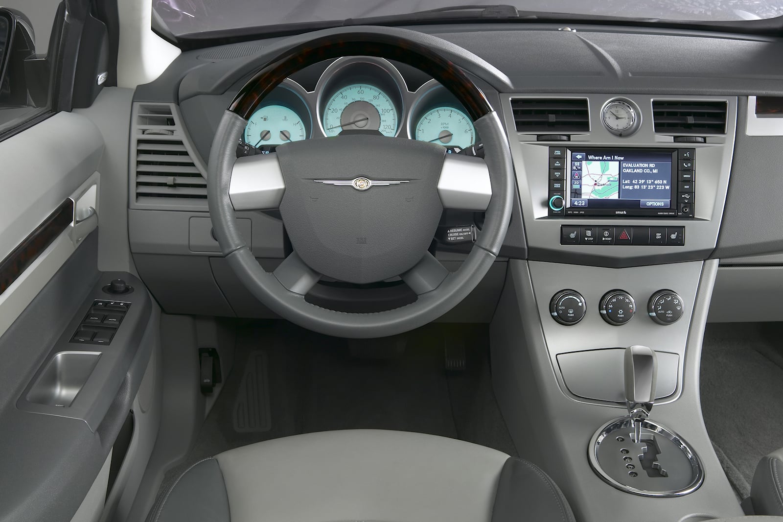 2010 Chrysler Sebring Sedan Interior Photos | CarBuzz