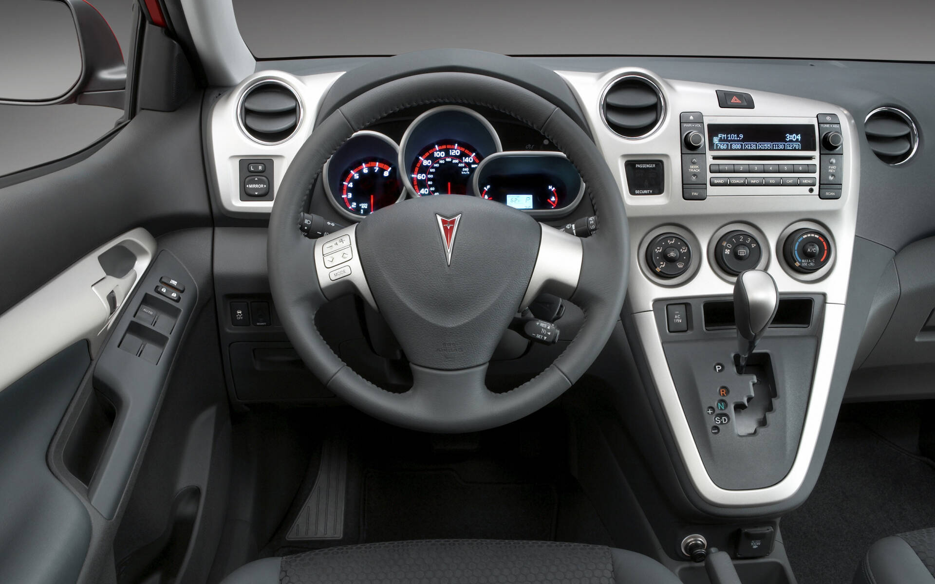 Pontiac Vibe and Toyota Matrix: Are They the Same Car? | Otogo