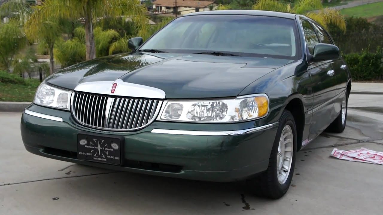 1 Owner 1998 Lincoln Town Car 43k Orig miles Executive Baby Limo - YouTube