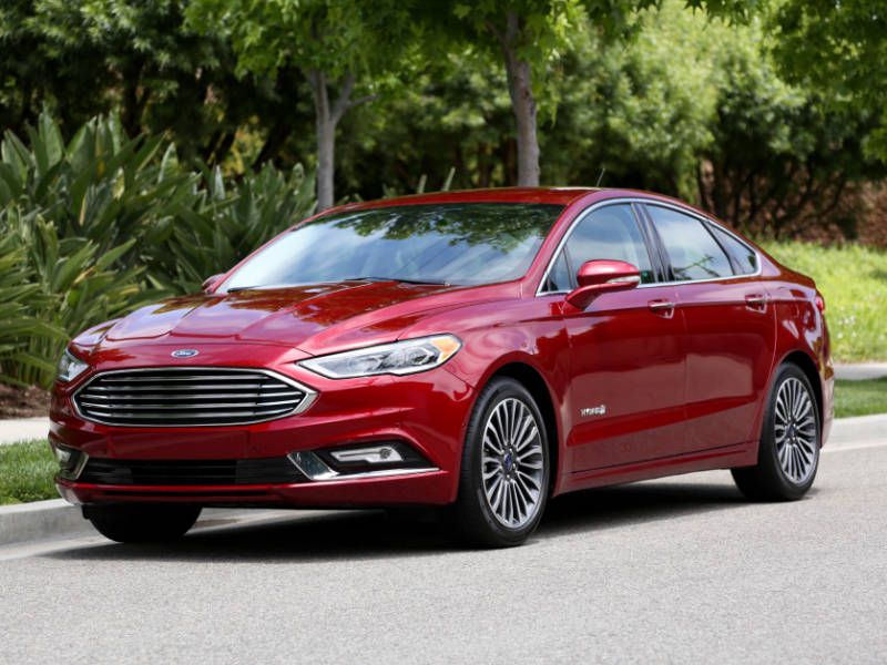 2017 Ford Fusion Hybrid Road Test and Review | Autobytel.com