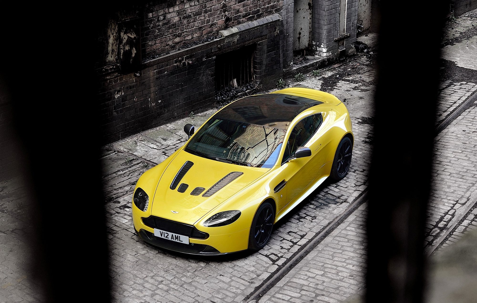 2014 Aston Martin V12 Vantage S Wallpapers | SuperCars.net