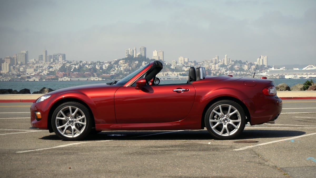 2014 Mazda MX-5 Miata review: Taking a final spin in our favorite roadster  - CNET