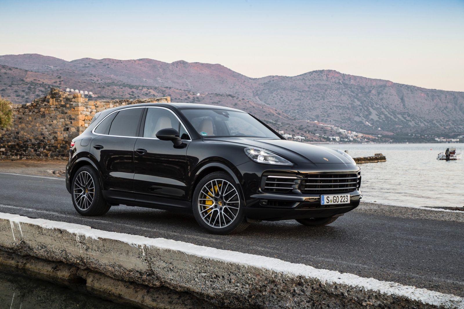 2018 Porsche Cayenne S review: the complete mean machine | DriveMag Cars