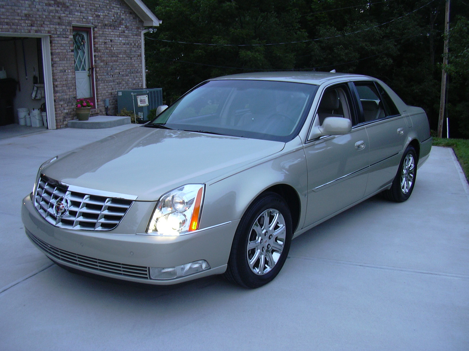 2009 Cadillac DTS | Cincinnati Classics