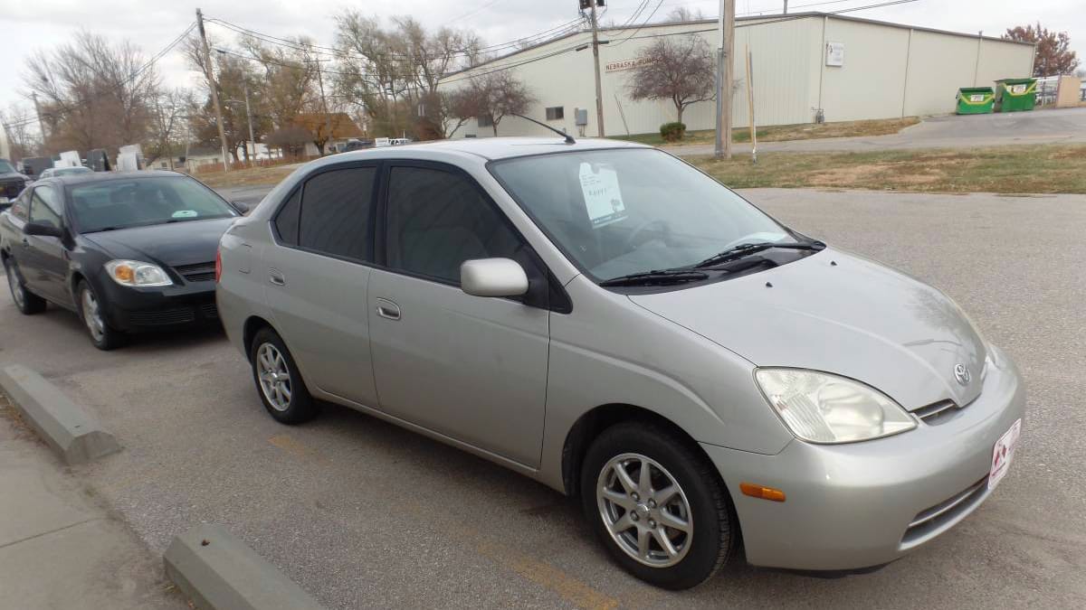 At $4,995, Is This 2002 Toyota Prius Hybrid a Good Deal?