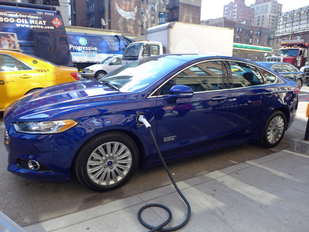 Hands On Drive With the 2013 Ford Fusion Energi | PCMag