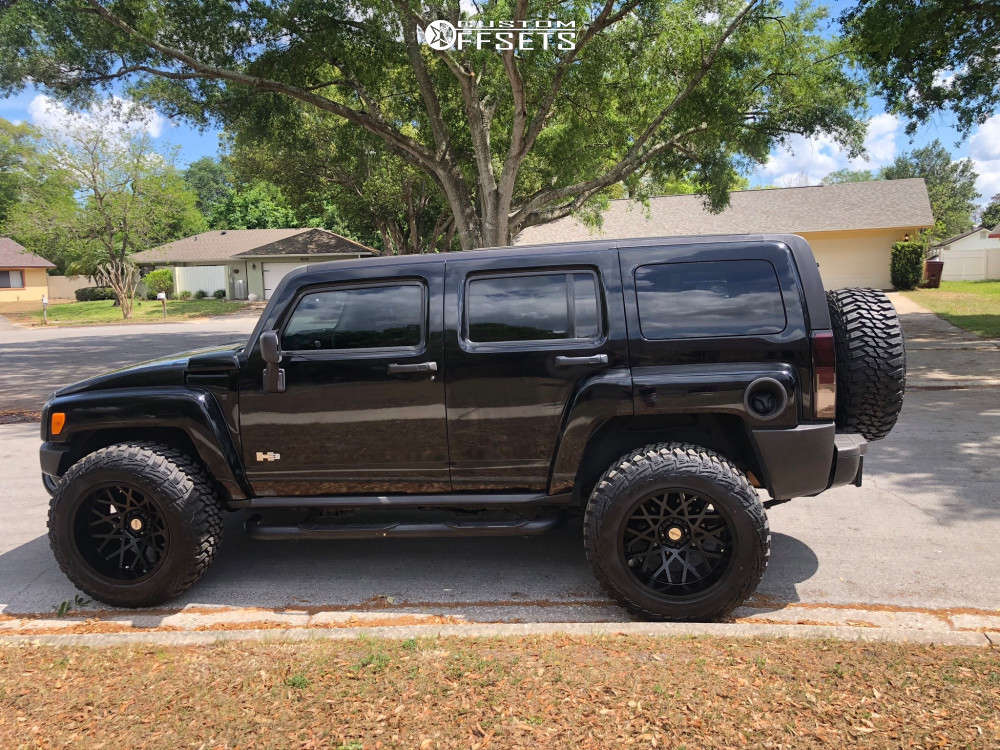 2007 HUMMER H3 with 20x12 -51 Toxic Punisher and 35/12.5R20 Kanati Mud Hog  and Stock | Custom Offsets
