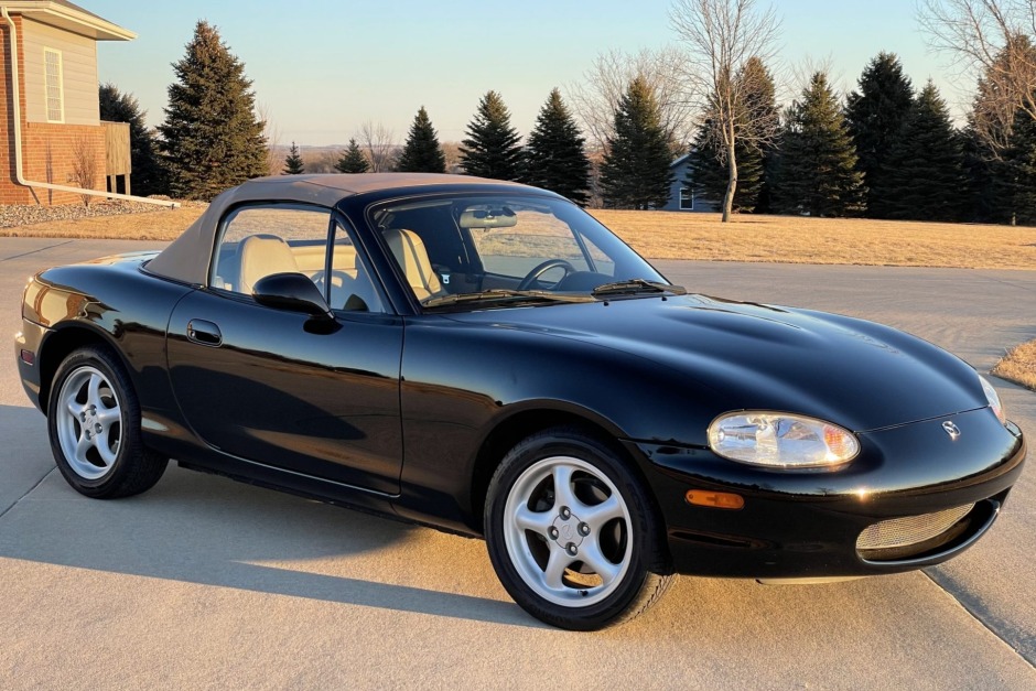 50k-Mile 1999 Mazda MX-5 Miata 5-Speed for sale on BaT Auctions - sold for  $11,000 on March 10, 2022 (Lot #67,651) | Bring a Trailer