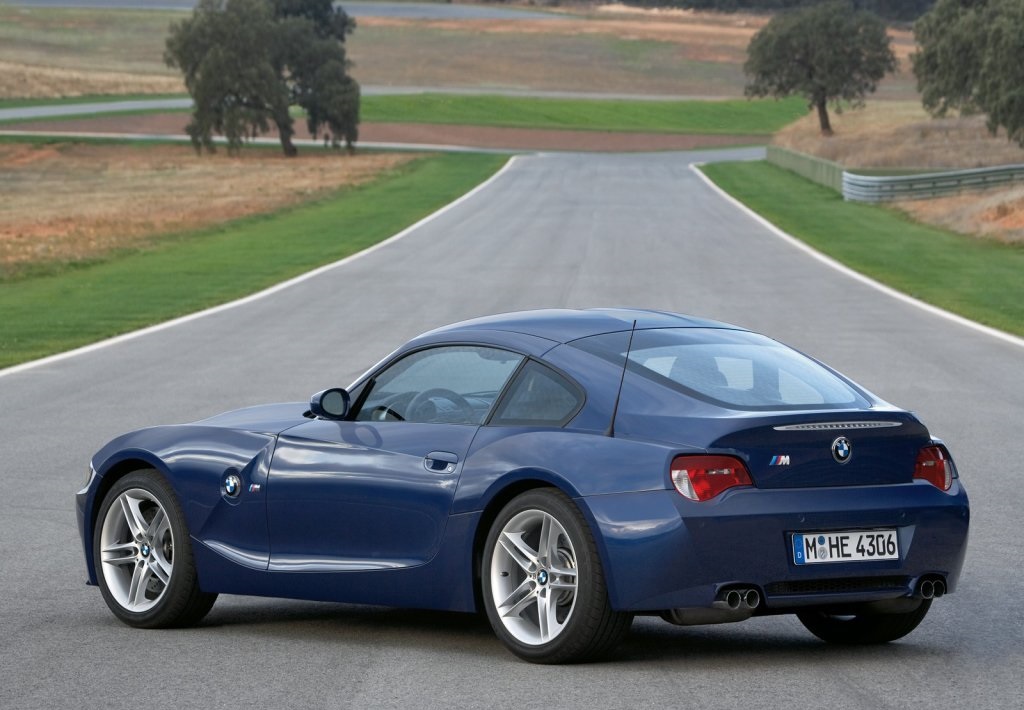 Video: Down memory lane - 2007 BMW Z4 M Coupe gets reviewed in 2020