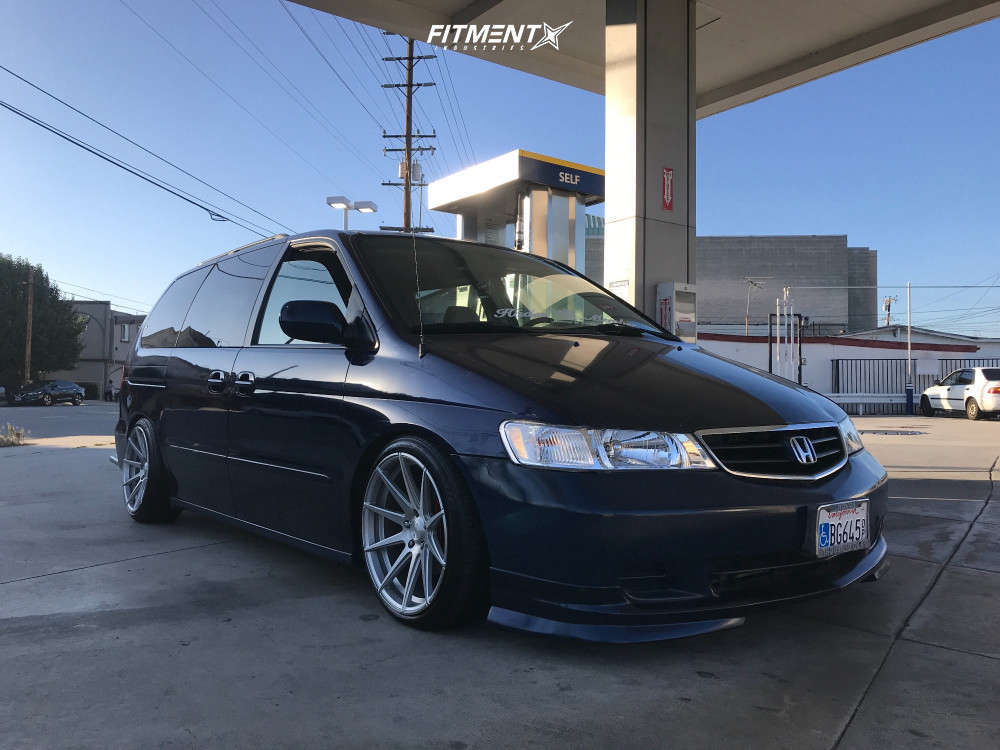 2003 Honda Odyssey EX-L with 19x9.5 Varro Vd10 and Lexani 225x40 on Air  Suspension | 1239998 | Fitment Industries