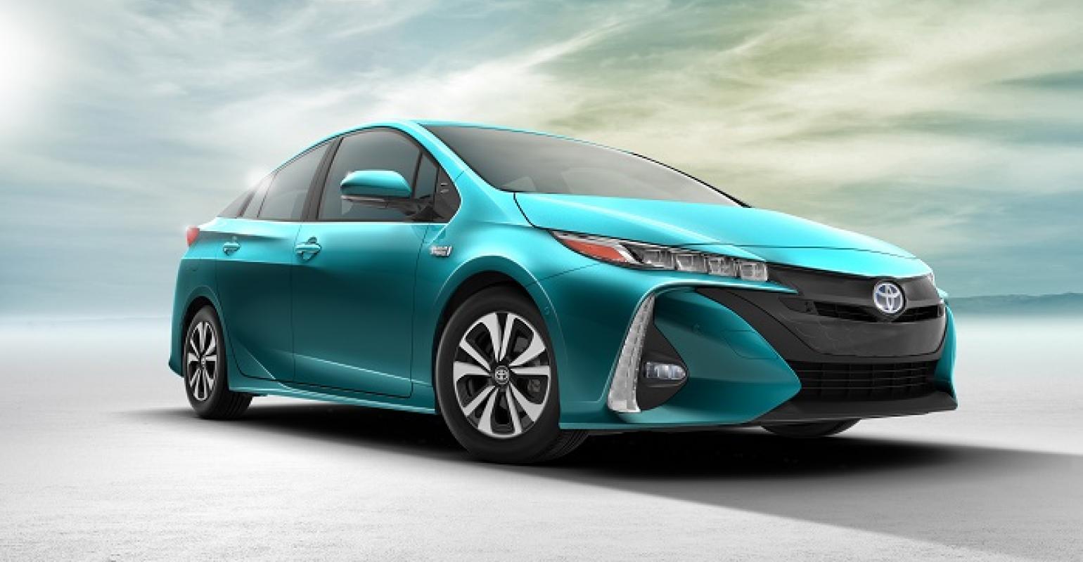 Toyota Prius Prime | PHEV Range Doubles to 22 Miles | WardsAuto