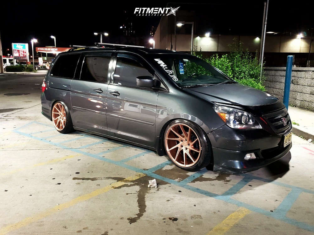 2005 Honda Odyssey EX-L with 20x10.5 Niche Invert and Achilles 245x40 on  Coilovers | 810029 | Fitment Industries