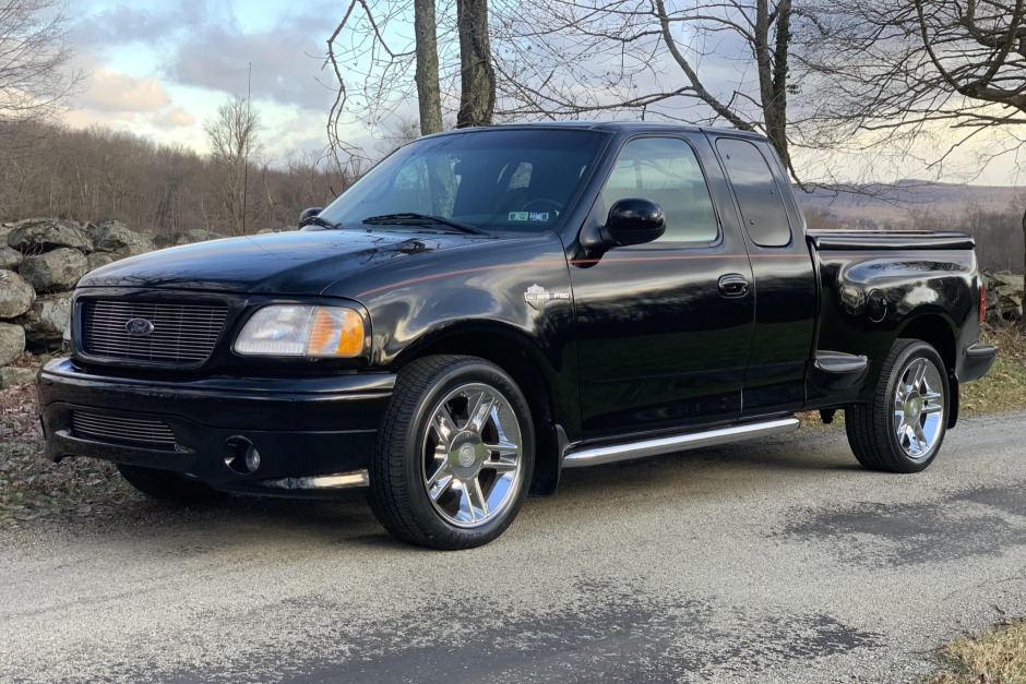 No Reserve: 25k-Mile 2000 Ford F-150 Harley-Davidson Edition for sale on  BaT Auctions - sold for $20,010 on January 28, 2022 (Lot #64,486) | Bring a  Trailer
