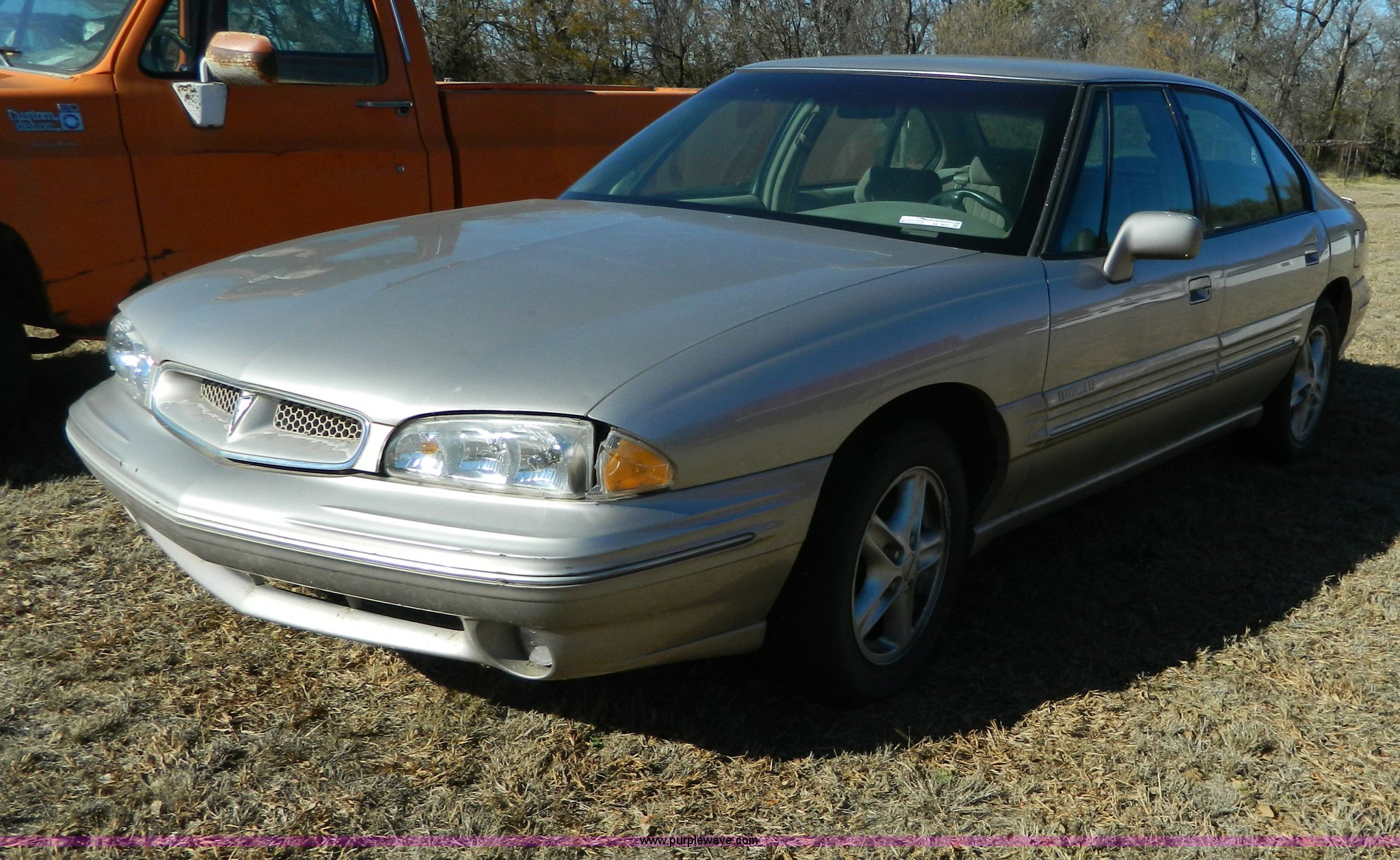 1997 Pontiac Bonneville SE in Ellinwood, KS | Item AZ9031 sold | Purple Wave