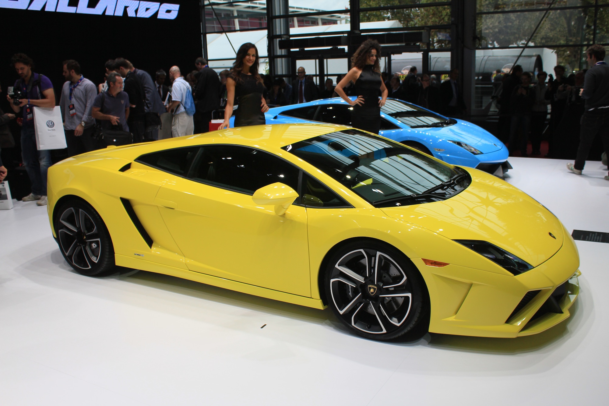 Lamborghini To Close Gallardo Run With Minimalist Manual Model?