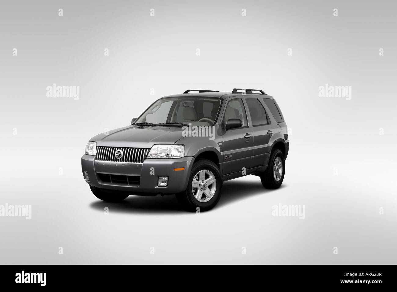 2007 Mercury Mariner Hybrid in Gray - Front angle view Stock Photo - Alamy