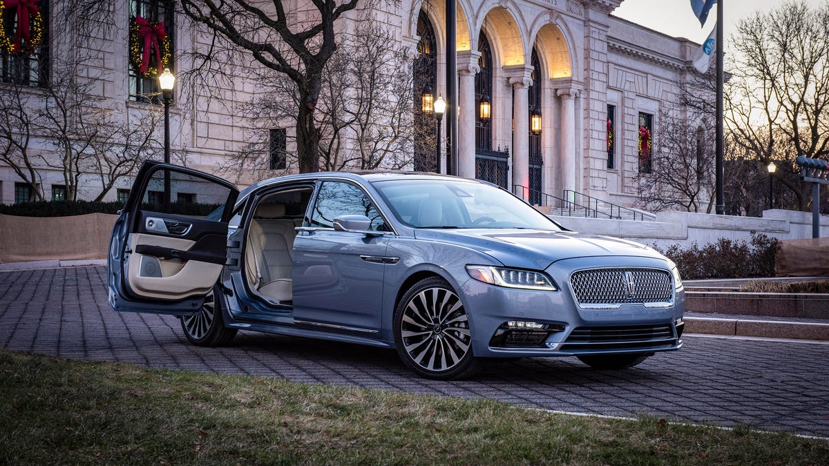 Lincoln Continental luxury sedan ends its voyage in 2020 - CNET