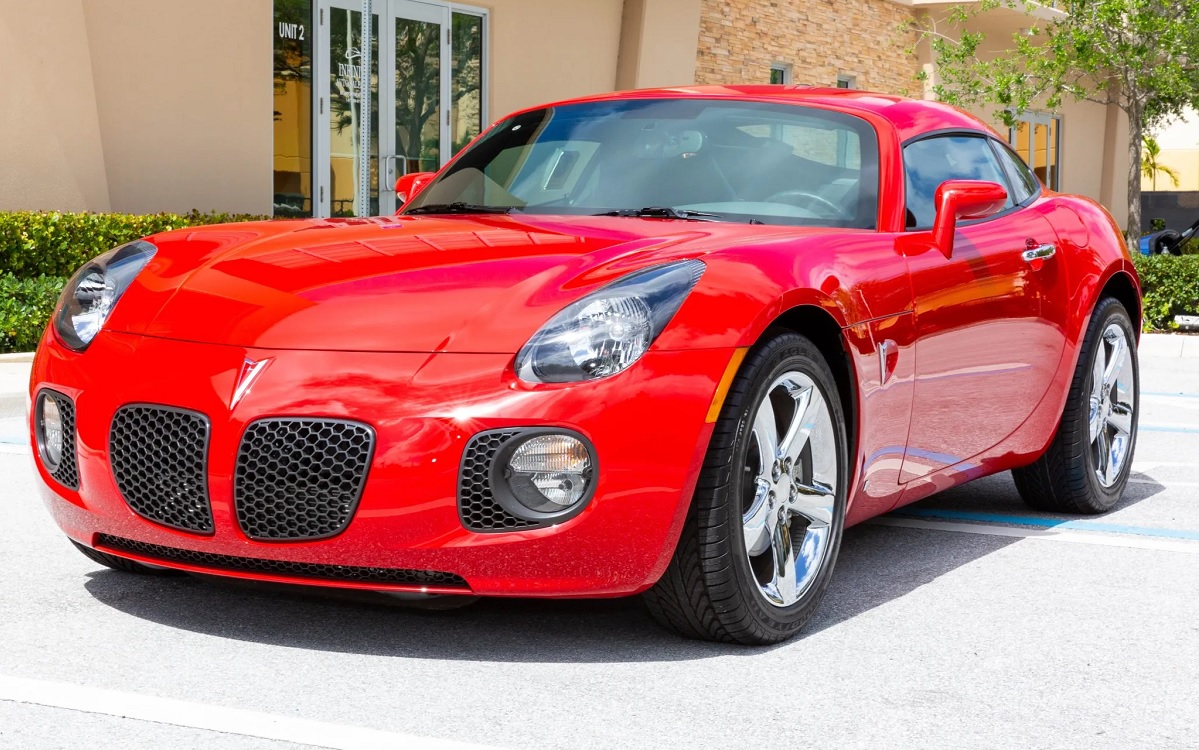 Like-New 2009 Pontiac Solstice GXP Coupe Up For Grabs