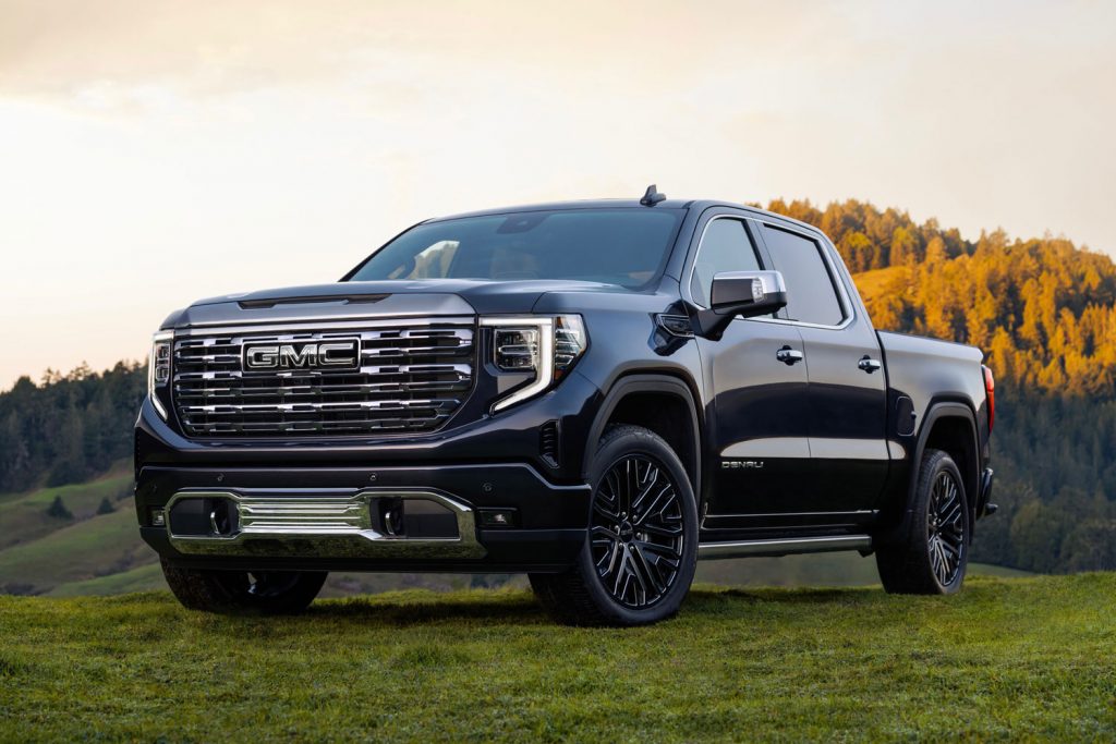 2024 GMC Sierra To Offer New Power-Retractable Assist Steps
