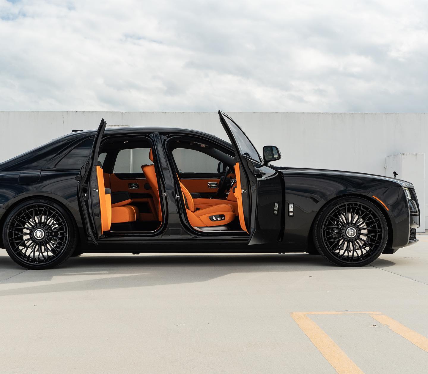 Black Badge x Hermes Rolls-Royce Ghost on Matching AL13s Feels Ready for  Halloween - autoevolution