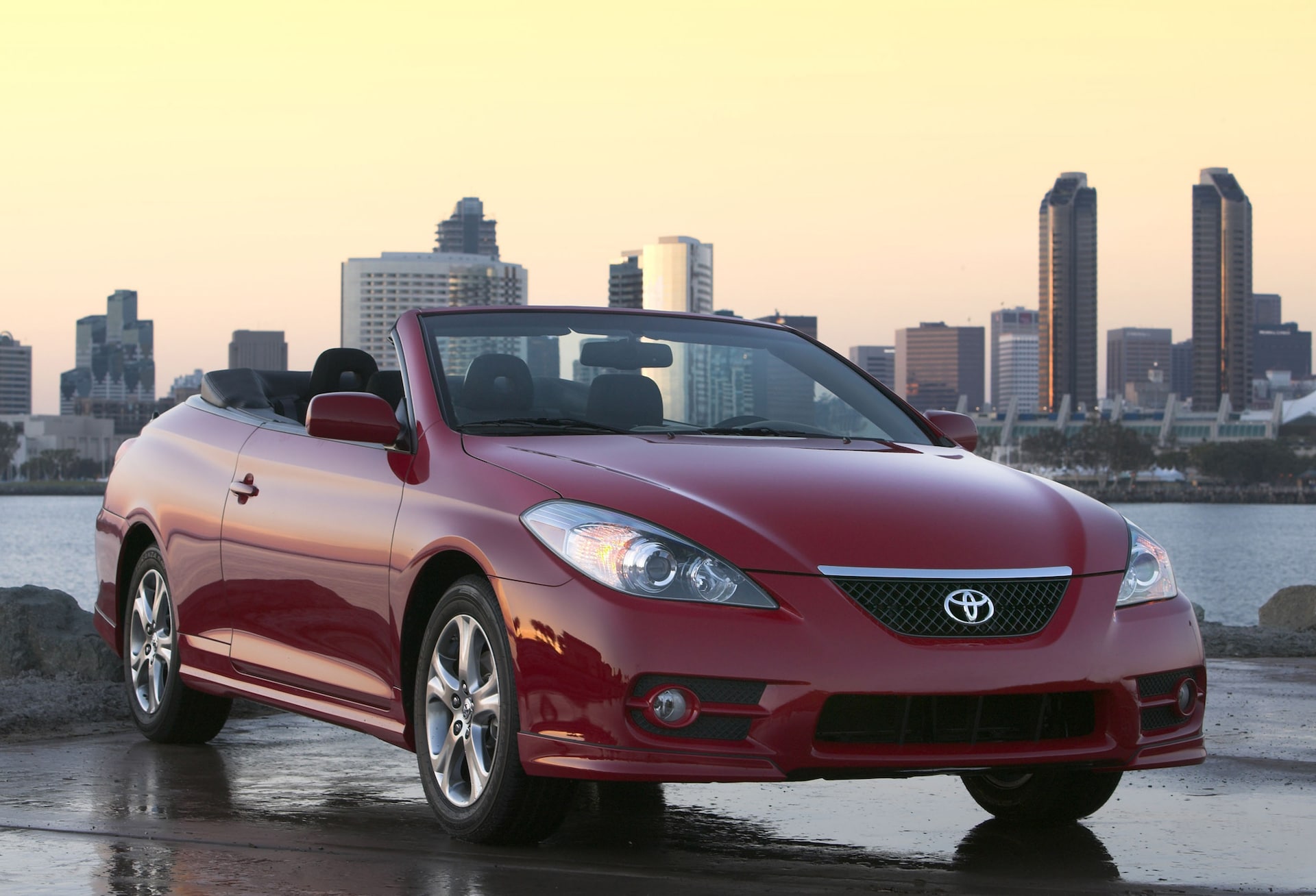 Solara Lives: Toyota will keep Camry-based convertible in production