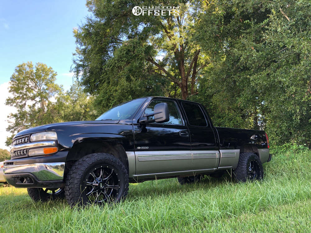 2002 Chevrolet Silverado 1500 with 18x10 -24 Moto Metal Mo970 and  33/12.5R18 Centennial Dirt Commander Mt and Suspension Lift 4.5" | Custom  Offsets
