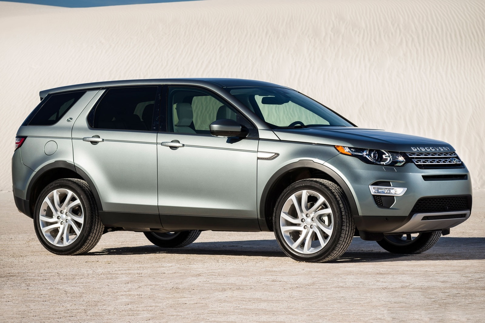2016 Land Rover Discovery Sport Review & Ratings | Edmunds