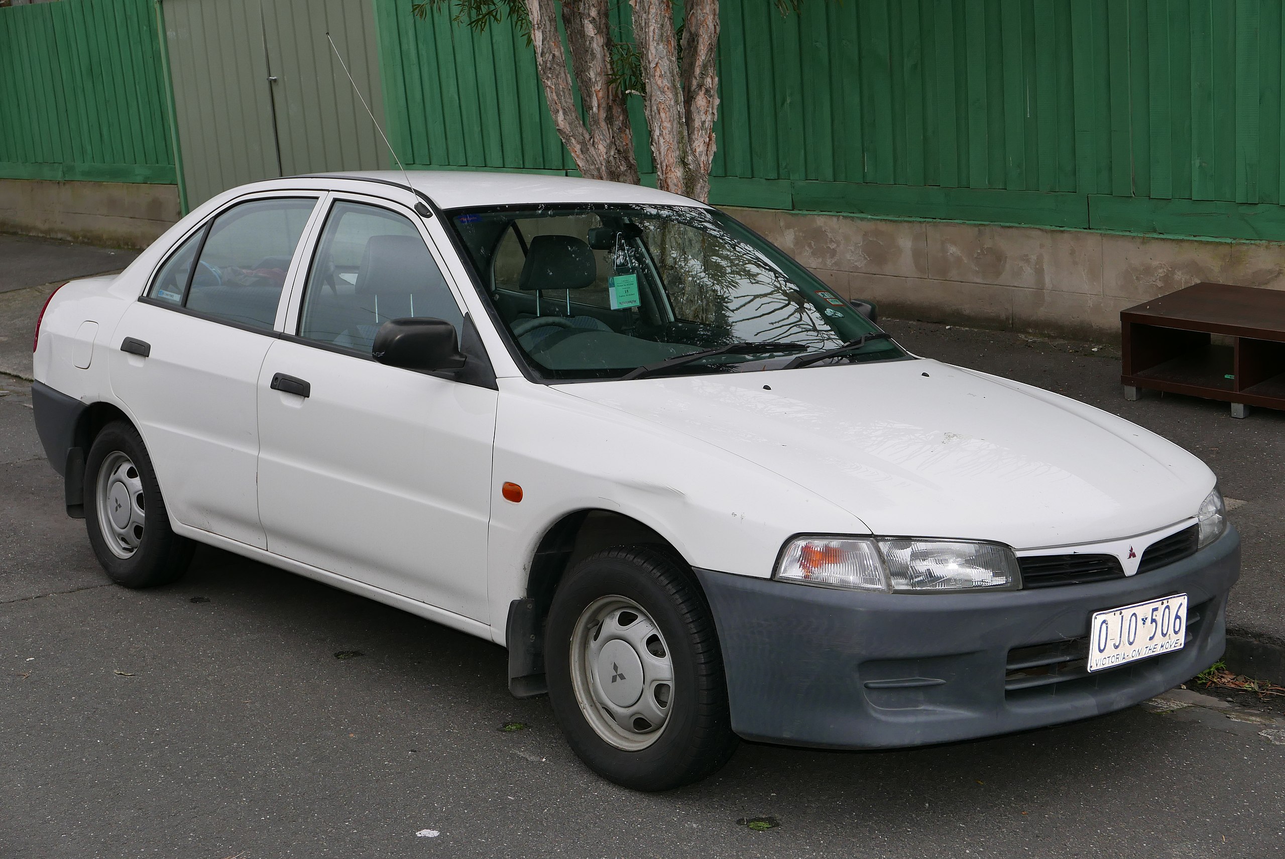 File:1997 Mitsubishi Lancer (CE) GLi sedan (2015-07-14) 01.jpg - Wikimedia  Commons