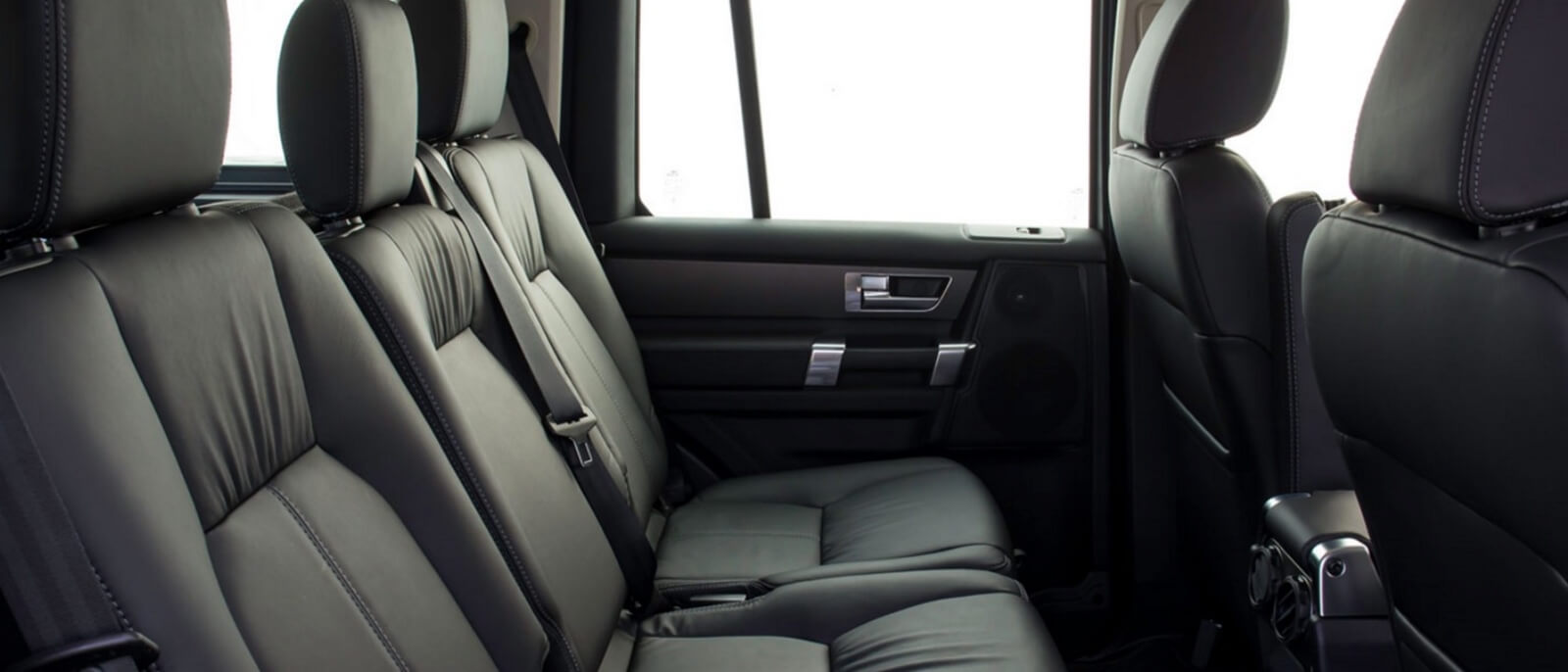 Balanced Performance and Space in a 2016 LR4 || Land Rover Gulf Coast