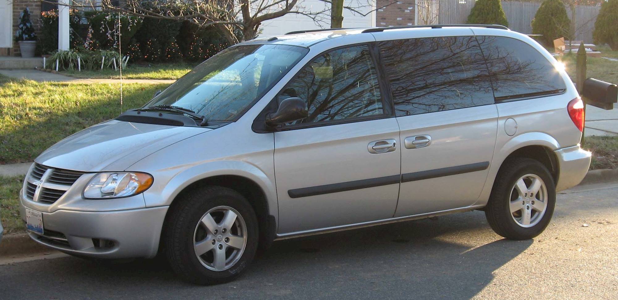 2002 Dodge Grand Caravan SE - Passenger Minivan 3.3L V6 FFV auto