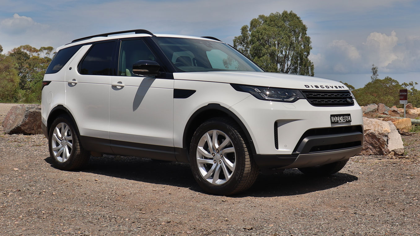 2019 Land Rover Discovery SE family car review - BabyDrive