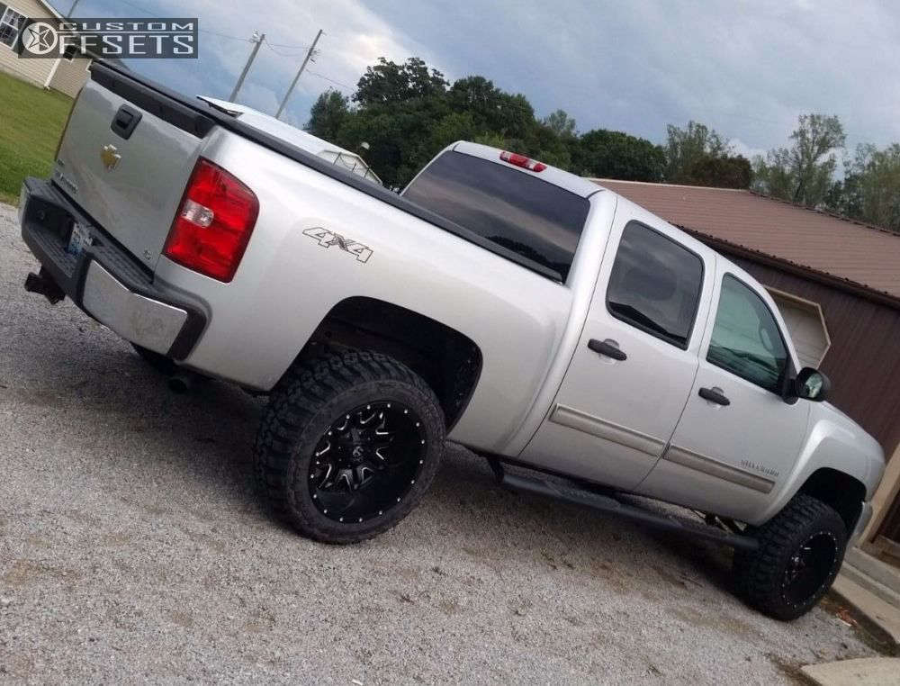 2010 Chevrolet Silverado 1500 with 20x12 -44 Fuel Lethal and 33/12.5R20  Federal Couragia MT and Suspension Lift 3.5" | Custom Offsets