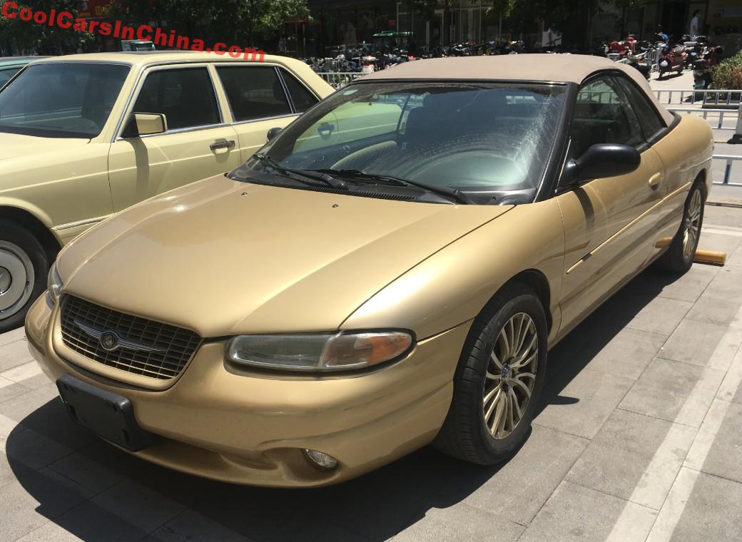 First Generation Chrysler Sebring Convertible In Gold In China -  CoolCarsInChina.com