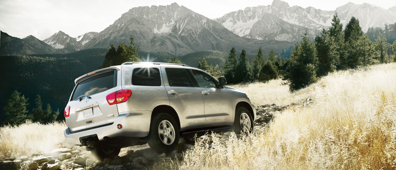 The 8-Seater 2017 Toyota Sequoia Provides V8 Power as Standard