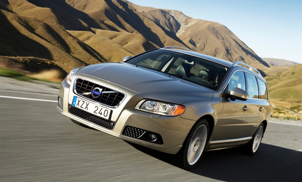 Volvo V70 2007 2.5T (2007 - 2011) reviews, technical data, prices