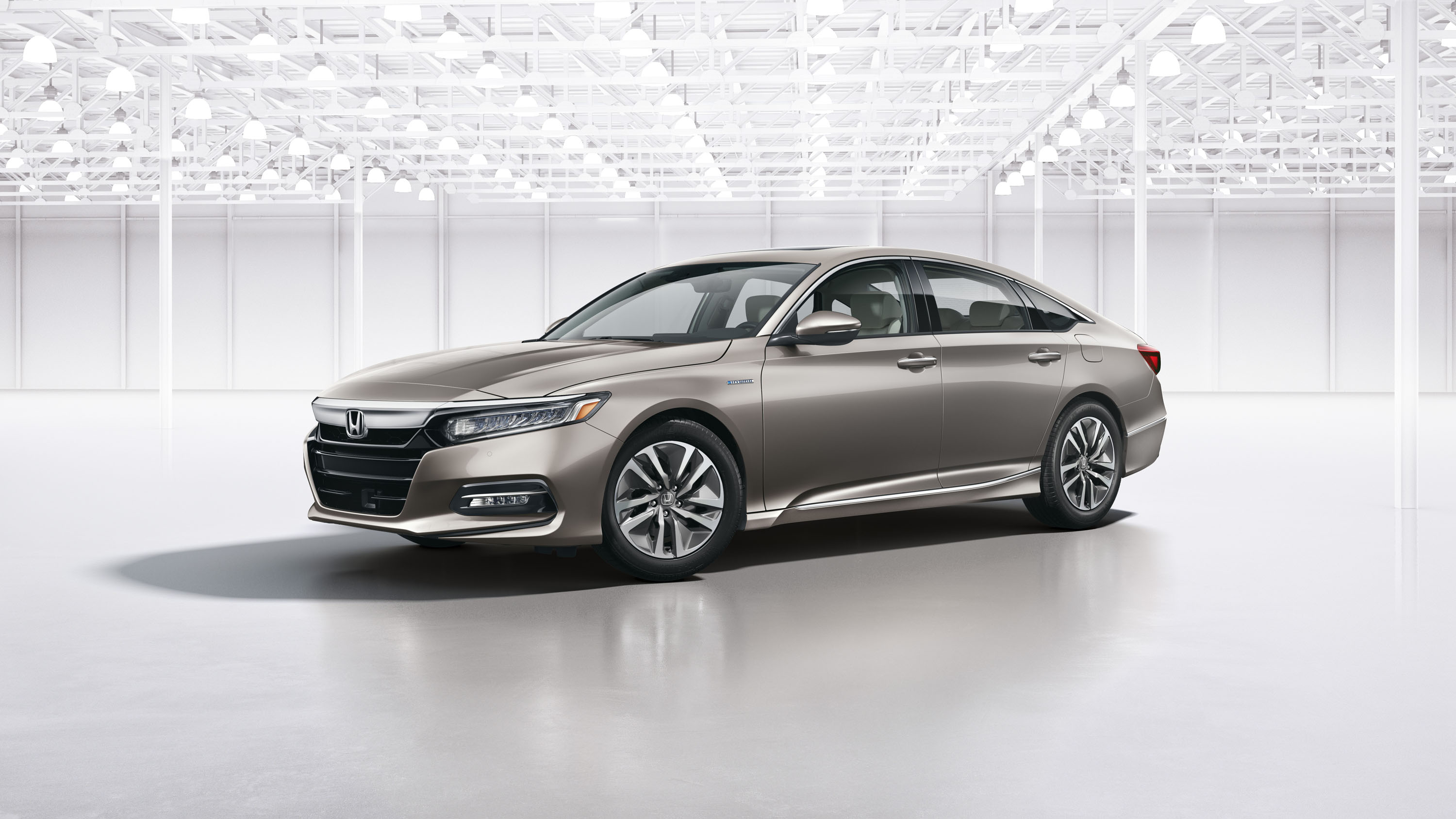 2018 Honda Accord Hybrid: more trunk space, higher fuel economy promised