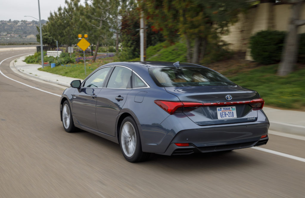 2019 Toyota Avalon Hybrid First Drive Review - The Green Car Guy